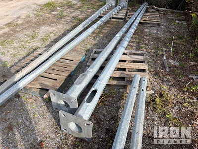 Quantity of (2) 20 ft Galvanized Heavy Light Port Divers - Magasin, entrepôt, consommateur