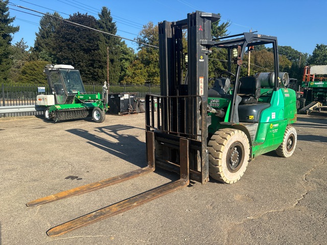 2014 Mitsubishi FG50CN1