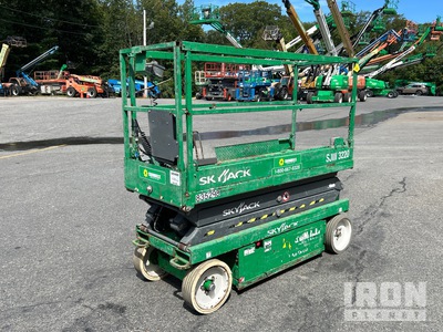 2016 Skyjack SJIII 3220 Electric Scissor Lift