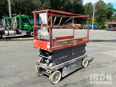 2015 Skyjack SJIII 3226 Electric Scissor Lift