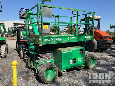 2016 Skyjack SJ6832 RT Diesel 4x4 Ascenseur à ciseaux