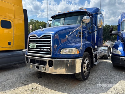 2018 Mack CXU613 6x4 Ciągnik siodłowy T/A z kabiną sypialną