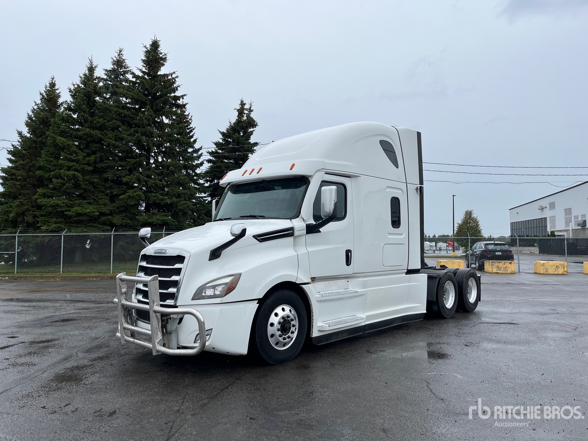 2021 Freightliner Cascadia 126 6x4 T/A Sleeper Truck Tractor