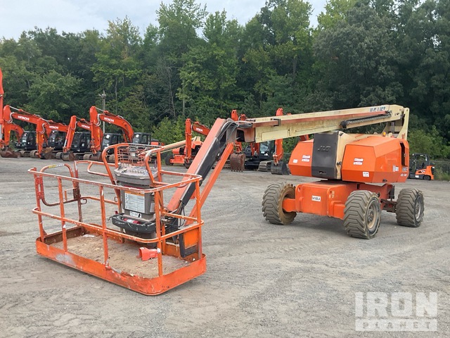 ELEVADOR ARTICULADO 2014 JLG 4WD 800AJ