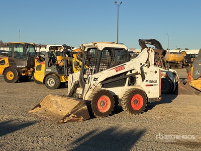 2015 Bobcat S590 を見 Skid-Steer Loader