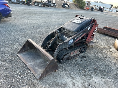 2006 Toro TX420 SO Mini لودر بجنزير