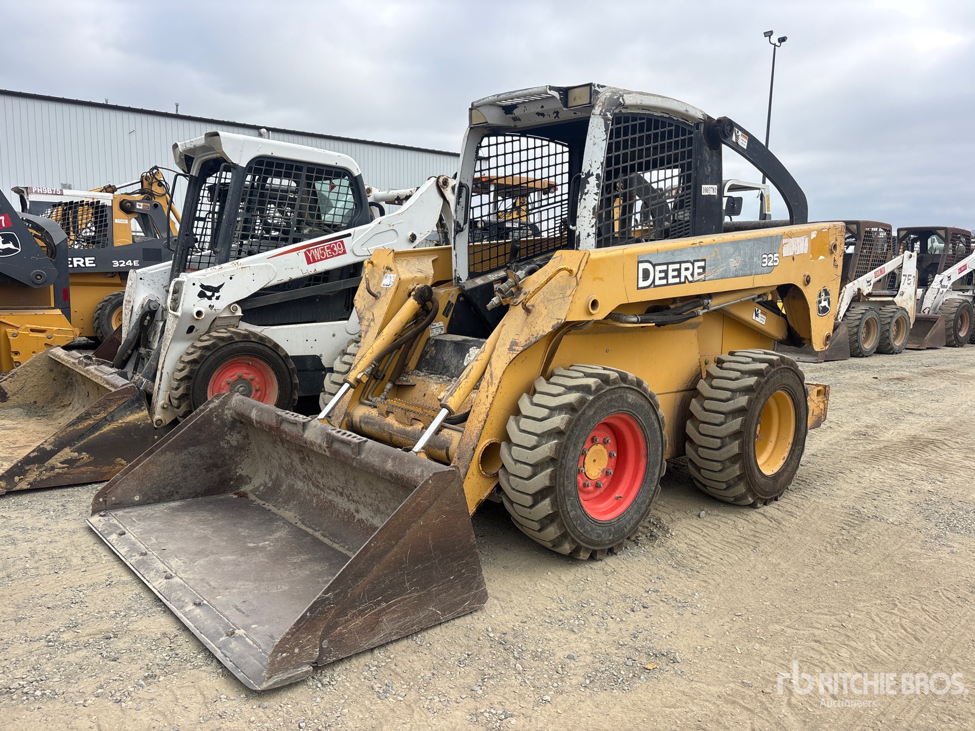 2005 John Deere 325 Skid Steer Loader