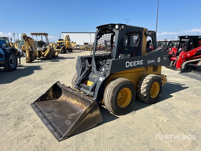 2018 John Deere 324G Two-Speed Minicargadora