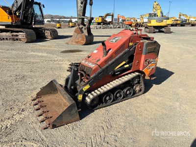 2015 Ditch Witch SK850 Mini Compact Track Loader