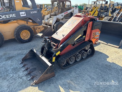 2018 Ditch Witch SK1050 Mini Oruga cargadora compacta