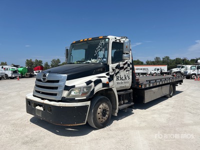 2015 Hino 268 4x2 Rollback Truck
