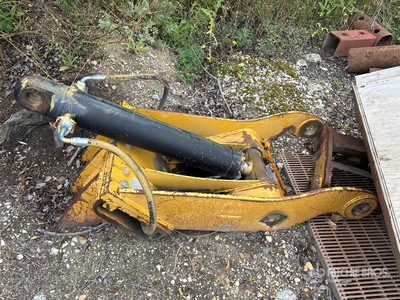 27 in Hydraulic Pouce de pelleteuse - Fits Cat 320