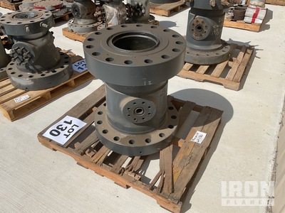 C-22 13 5/8" 5M X 11" 10M W/ 13 5/8" R-SEAL BOTTOM Equipo de taller de maquinas para yacimientos petroliferos