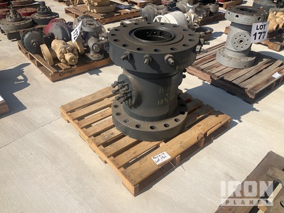 OCT C-22-L 13 5/8" 5M X 11" 10M W/ 9 5/8" 00 BOTTOM Equipo de taller de maquinas para yacimientos petroliferos