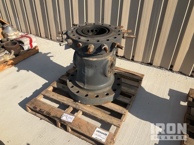 CIW DCP 13 5/8" 5M X 9" 10M W/ 13 5/8" X-BUSHING Equipo de taller de maquinas para yacimientos petroliferos