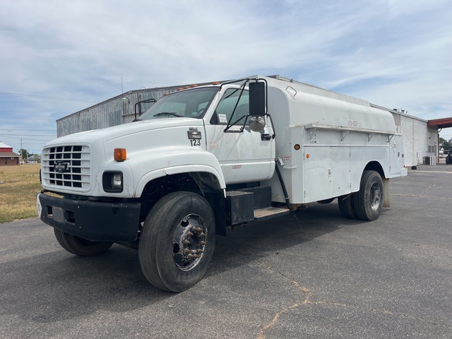 2001 Chevrolet C7500 2100 gal 4x2 Fuel Truck