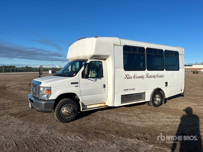 2010 Ford E-350 4x2 8-Seat Transit Bus