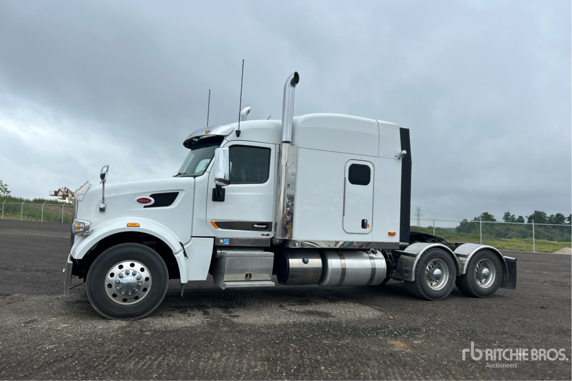 2020 Peterbilt 567 T/A Sleeper Truck Tractor