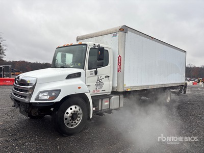 2014 Hino 338 4x2 Autocarro furgonato (Inoperable)