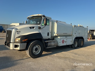 2015 Cat CT660S 2000 gal 6x4 CT660 Fuel and Lube Truck