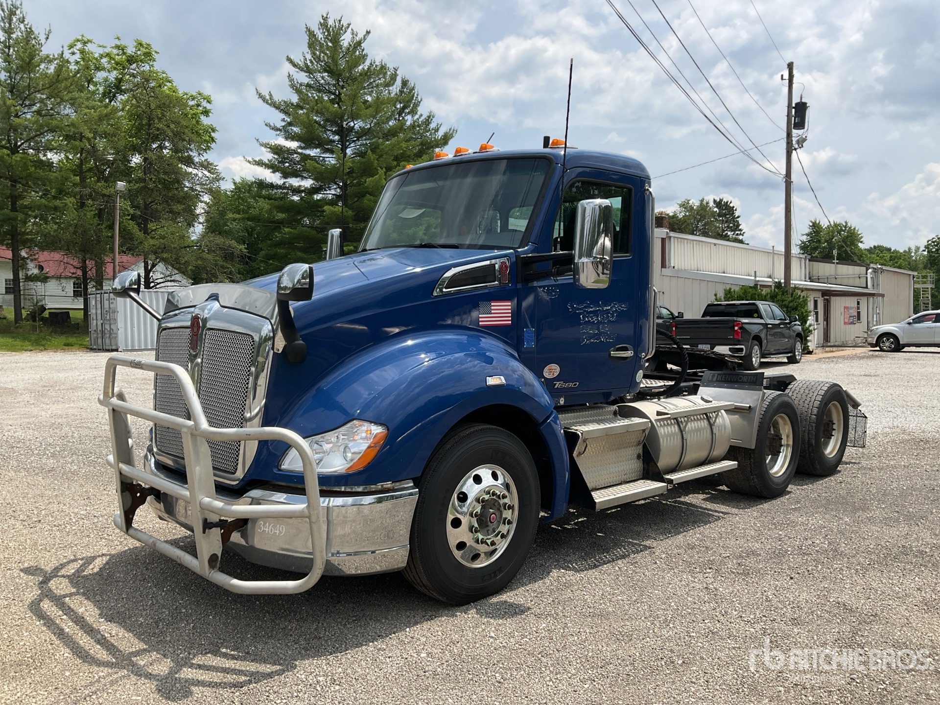 2019 Kenworth T680 Day Cab Truck Tractor