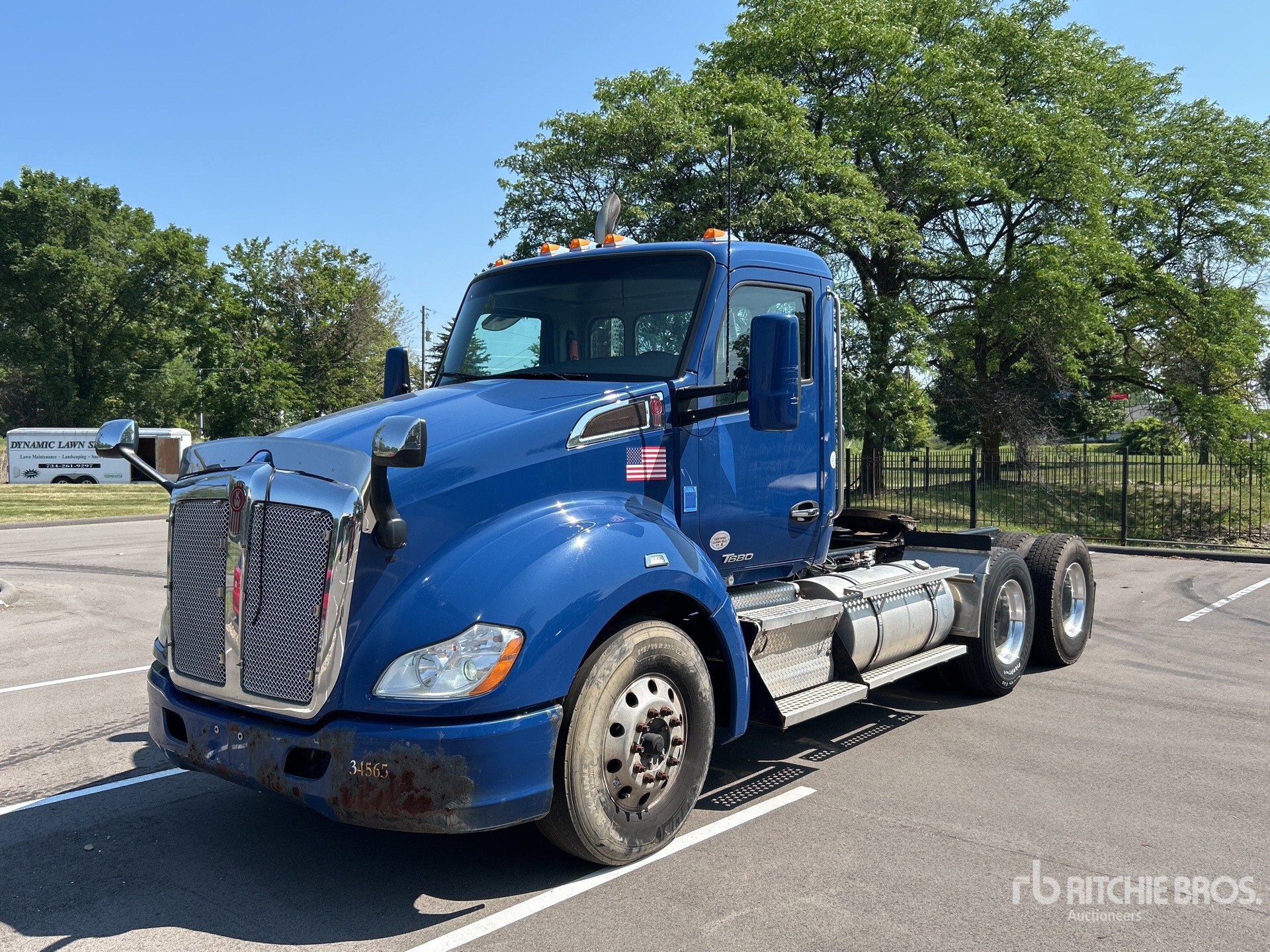 2018 Kenworth T680 Day Cab Truck Tractor