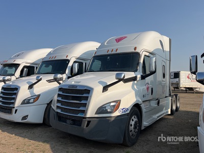2020 Freightliner Cascadia 126 6x4 T/A Sleeper Truck Tractor (Inoperable)