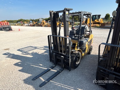 2016 Cat GP25N 4850 lb Pneumatic Tire Forklift