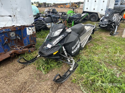 2009 Ski-doo REV XR Snowmobile
