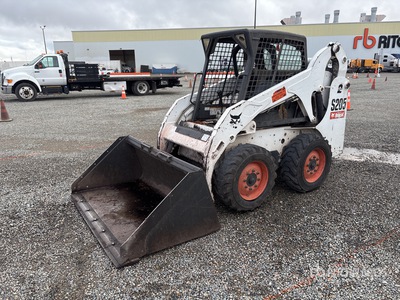 2012 Bobcat S205 Two-Speed شاحنة جرافة