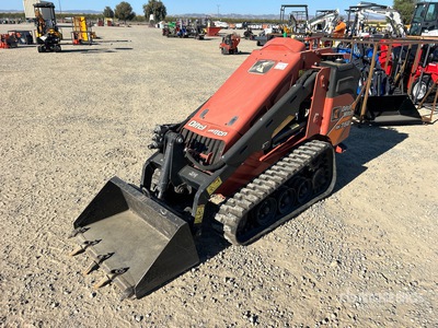 2017 Ditch Witch SK752 Mini Compact Track Loader