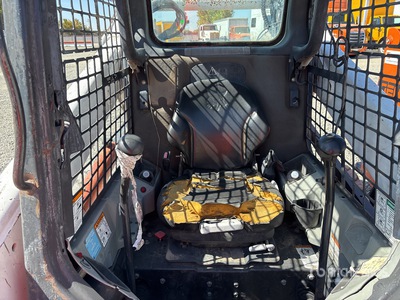 2013 Bobcat S750 Chargeuse à direction à glissement