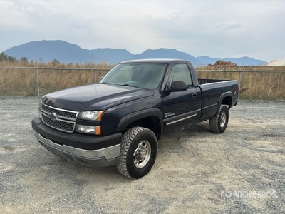 2005 Chevrolet Silverado 2500HD 4x4 بيك اب