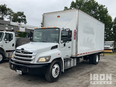 2017 Hino 338 4x2 Autocarro furgonato