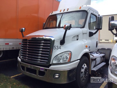 2012 Freightliner Cascadia 113 4x2 S/A Day Cab Truck Tractor (Inoperable)