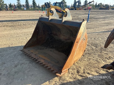 SMS 70 in Q/C Cleanup Excavator Bucket - Fits Komatsu PC270LC