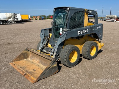 2014 John Deere 326E Two-Speed Ładowarka o sterowaniu burtowym