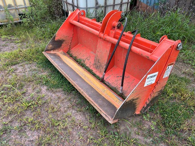 Land Pride CB0654 Multi-Purpose Ag Tractor Bucket