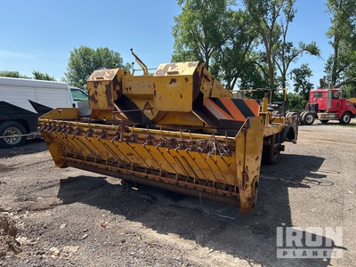 Etnyre Chip Spreader