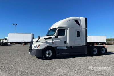 2019 Freightliner Cascadia 126 6x4 T/A Sleeper Truck Tractor