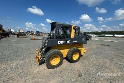 2017 John Deere 324E Schranklader
