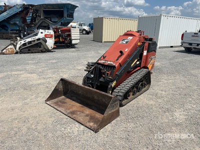 2015 Ditch Witch SK752 Mini Oruga cargadora compacta