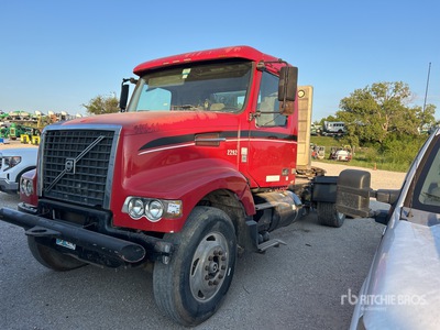 2009 Volvo VHD 6x4 Cabeza Tractora Cabina Corta (Inoperable)