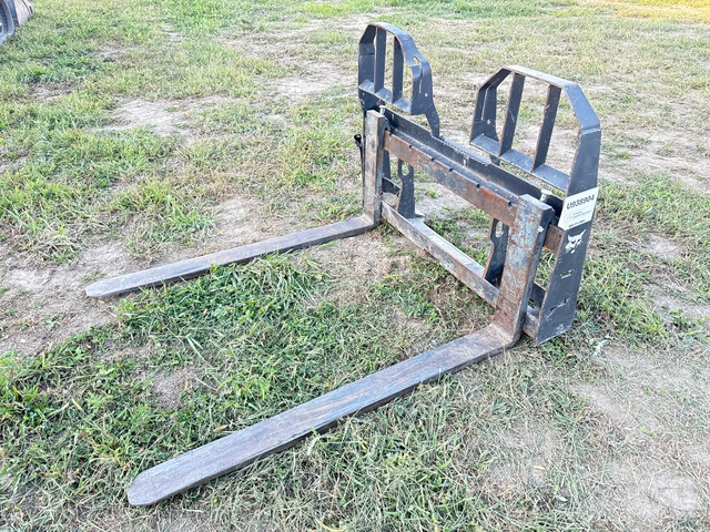 Bobcat 48 in Skid Steer Forks