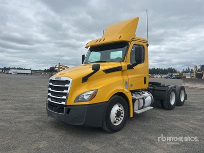 2019 Freightliner Cascadia 126 6x4 T/A Day Cab Truck Tractor