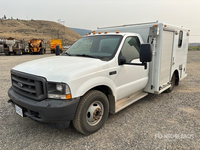 2004 Ford F-350 XL 4x4 Utility Truck