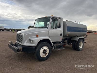 1996 Freightliner FL70 2000 gal 4x2 Water Truck