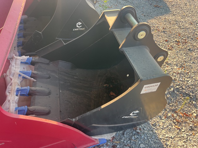 Enstruc HD 42 in Digging Excavator Bucket