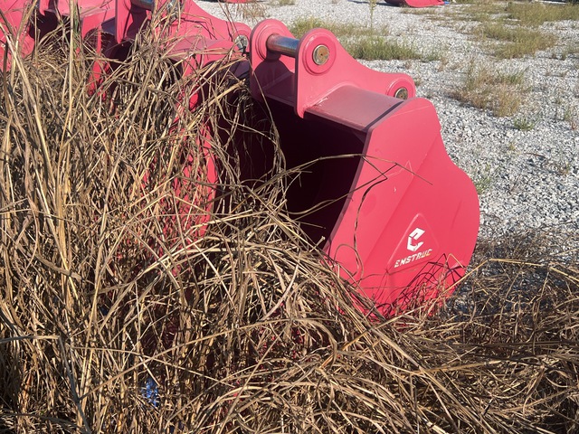 Enstruc HD 42 in Digging Excavator Bucket