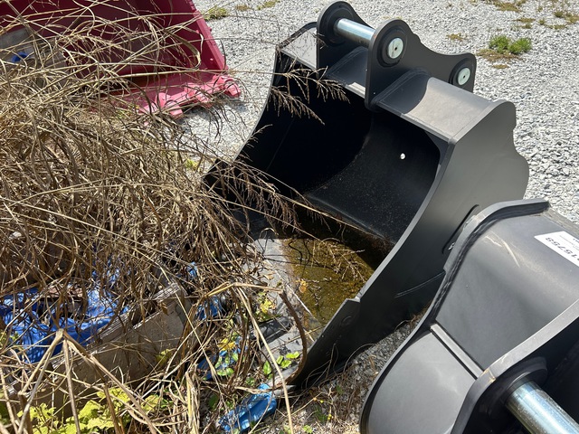 Enstruc HD 42 in Digging Excavator Bucket (Unused)